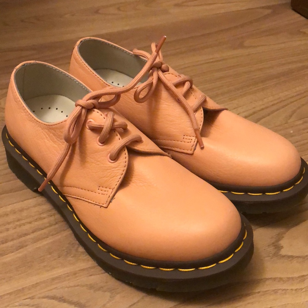 US 6 Pink Doc Martens